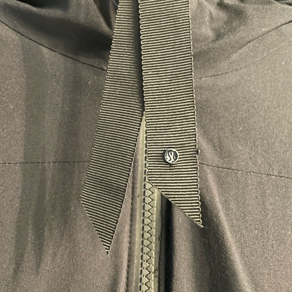 [SOLD 💫] Lululemon down coat - Picture 3 of 8